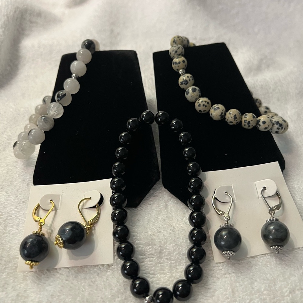 Elegant Black and Gray Beaded Jewelry Set